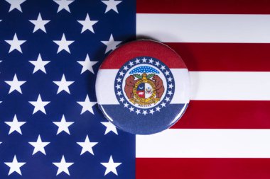 Londra, İngiltere - 20th Kasım 2018: Devlet Missouri, Amerika Birleşik Devletleri bayrağı üzerinde resimde sembolü.