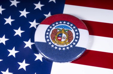 Londra, İngiltere - 20th Kasım 2018: Devlet Missouri, Amerika Birleşik Devletleri bayrağı üzerinde resimde sembolü.