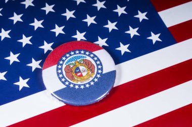 Londra, İngiltere - 20th Kasım 2018: Devlet Missouri, Amerika Birleşik Devletleri bayrağı üzerinde resimde sembolü.