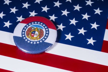 Londra, İngiltere - 20th Kasım 2018: Devlet Missouri, Amerika Birleşik Devletleri bayrağı üzerinde resimde sembolü.