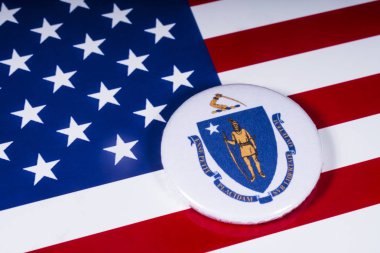 Londra, İngiltere - 20th Kasım 2018: Devlet Massachusetts, Amerika Birleşik Devletleri bayrağı üzerinde resimde sembolü.