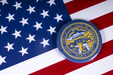 Londra, İngiltere - 20th Kasım 2018: Devlet Nebraska, Amerika Birleşik Devletleri bayrağı üzerinde resimde sembolü.