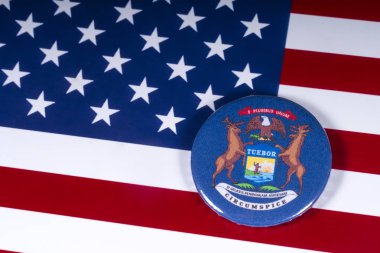 Londra, İngiltere - 20th Kasım 2018: Devlet Michigan, Amerika Birleşik Devletleri bayrağı üzerinde resimde sembolü.