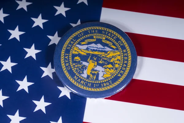 Londra, İngiltere - 20th Kasım 2018: Devlet Nebraska, Amerika Birleşik Devletleri bayrağı üzerinde resimde sembolü.