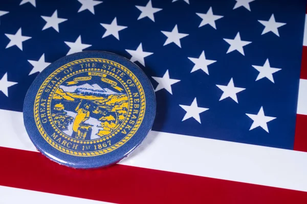 Londra, İngiltere - 20th Kasım 2018: Devlet Nebraska, Amerika Birleşik Devletleri bayrağı üzerinde resimde sembolü.