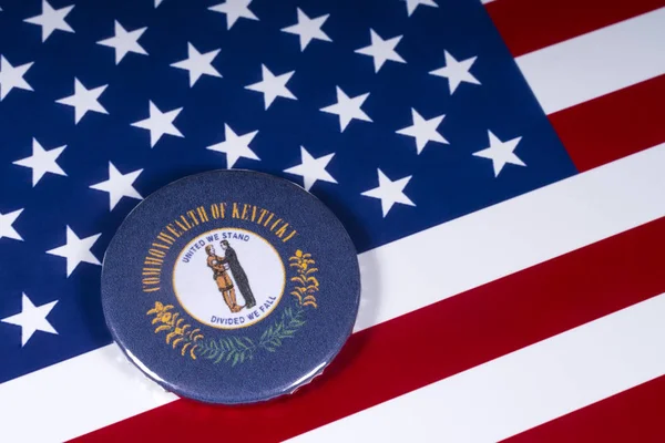 Londra, İngiltere - 20th Kasım 2018: Devlet Kentucky, Amerika Birleşik Devletleri bayrağı üzerinde resimde sembolü.