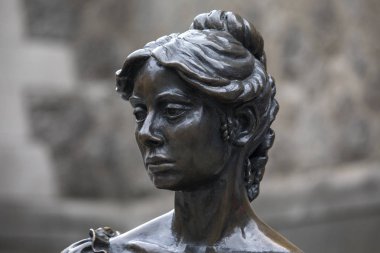 İrlandalı kurgusal karakteri Molly Malone, Dublin, İrlanda heykeli. Molly Malone Dublin gayri resmi marşı haline gelmiştir bir şarkıdır. 