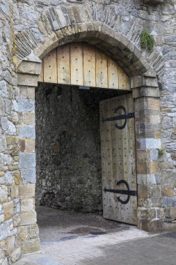 Tarihi Dungarvan kalenin County Waterford, İrlanda için giriş kapısı. 