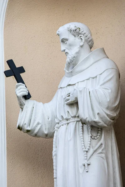Religiös Skulptur Utsidan Den Franciskanska Friary Kyrkan Den Historiska Staden — Stockfoto