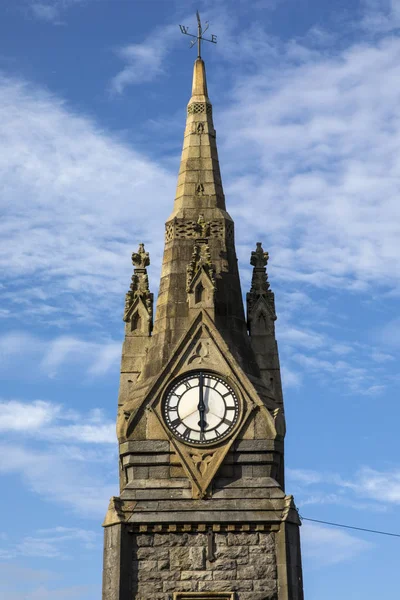 Una Vista Histórica Torre Del Reloj Situada Largo Del Muelle — Foto de Stock