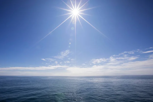 Uma Vista Mar Irlanda Uma Tarde Ensolarada Brilhante — Fotografia de Stock