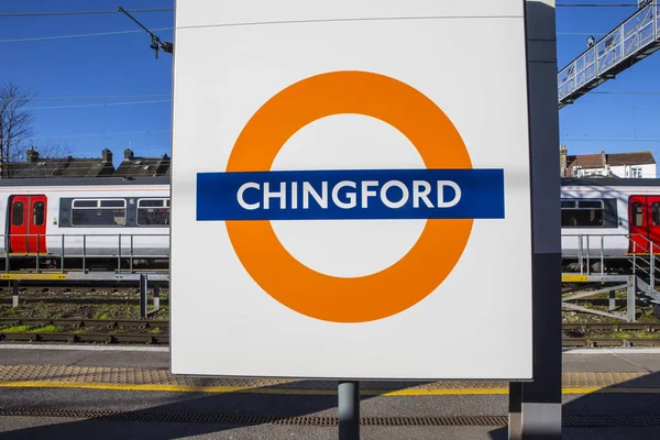 Londres Reino Unido Janeiro 2019 London Overground Sign Chingford Railway — Fotografia de Stock