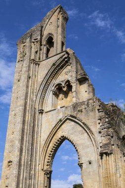 Glastonbury Abbey Somerset, İngiltere'de tarihi kalıntıları bir görünümünü.