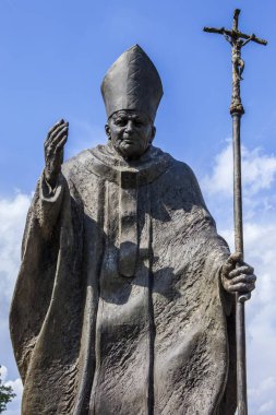 Papa John Paul II Polonya Suwalki şehir içinde heykeli.