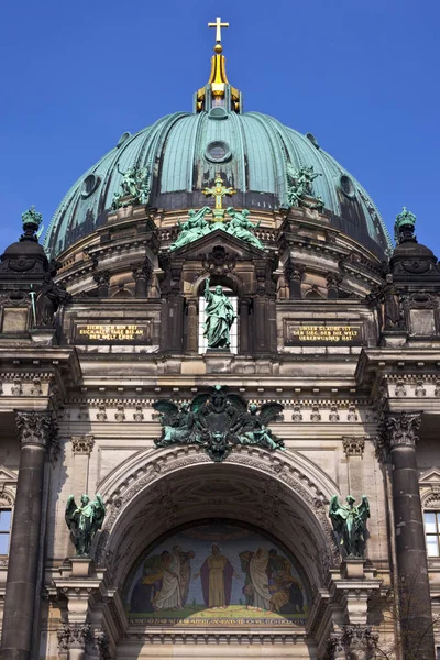 Een Uitzicht Indrukwekkende Gevel Koepel Van Berliner Dom Ook Bekend — Stockfoto