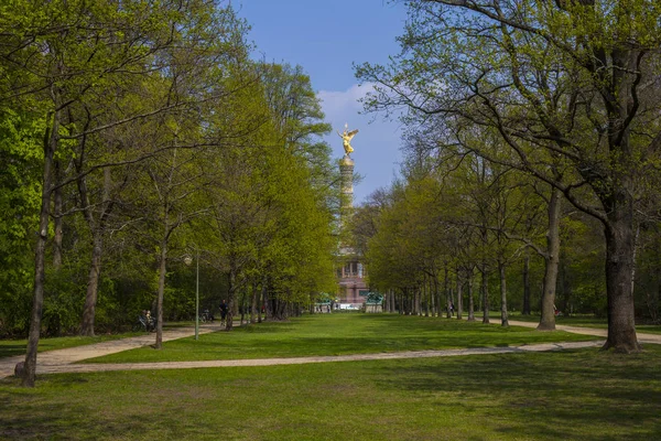 Berlin Segerkolonnen Tyska Kallade Siegessaule Sedd Genom Tiergarten Staden Berlin — Stockfoto