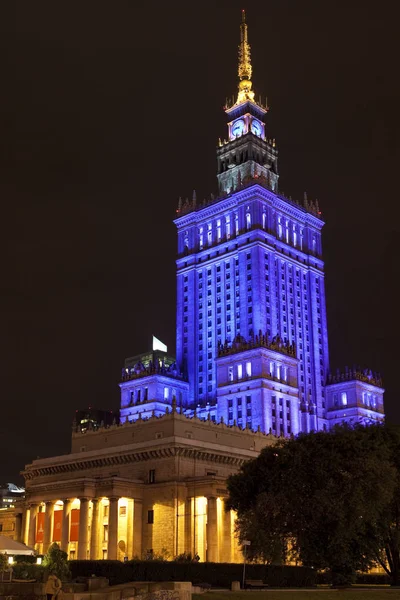波兰华沙 2011年8月11日 波兰华沙历史文化和科学宫的夜景 — 图库照片