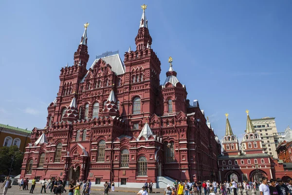 俄罗斯莫斯科 2011年8月14日 位于俄罗斯莫斯科市著名红场的国家历史博物馆的景色 — 图库照片