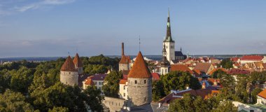 Manzarası Toompea tarihi Tallinn şehir Estonya üzerinden seyir Hill.