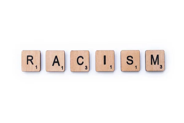 La palabra RACISMO — Foto de Stock