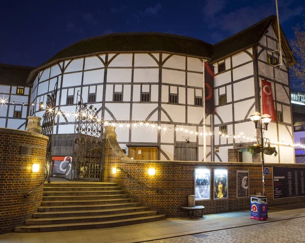 Shakespeares Globe Theatre in London — Stock Photo, Image
