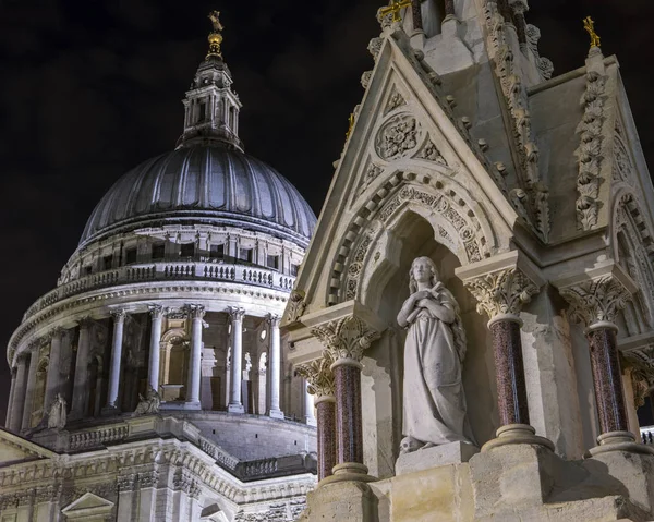 Fuente de San Lorenzo y María Magdalena en Londres — Foto de Stock