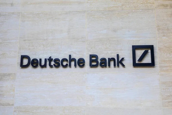 Deutsche Bank в Лондоне — стоковое фото