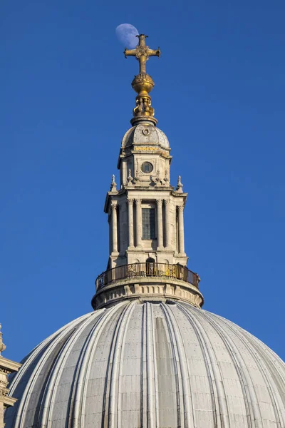 The Moon and St. Pauls Cathedral — Stock Photo, Image