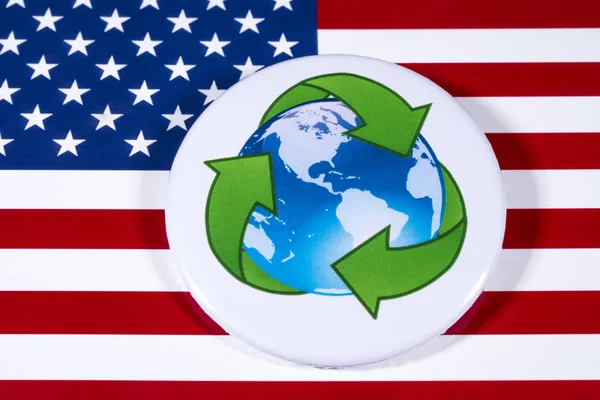 Símbolo de reciclagem e a bandeira dos EUA — Fotografia de Stock