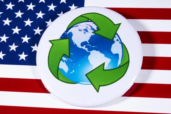 Símbolo de reciclagem e a bandeira dos EUA — Fotografia de Stock