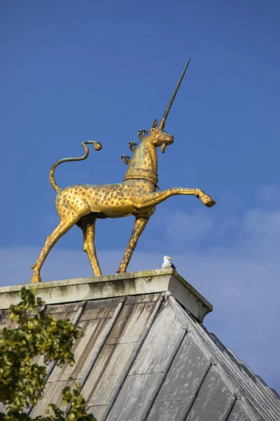 Unicornio de Oro en el Ayuntamiento de Bristol —  Fotos de Stock