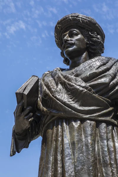 Statue Raja Rammohun Roy et cathédrale de Bristol — Photo