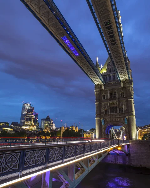 लंदन में टॉवर ब्रिज — स्टॉक फ़ोटो, इमेज