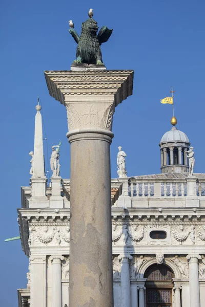 Lejonet från Venedig kolonn — Stockfoto