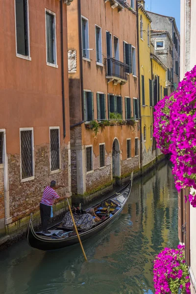 Balade en Gondole à Venise — Photo
