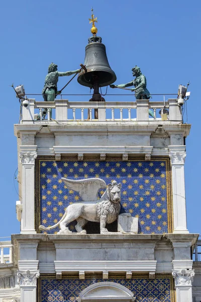St. Marks klokkentoren in Venetië — Stockfoto