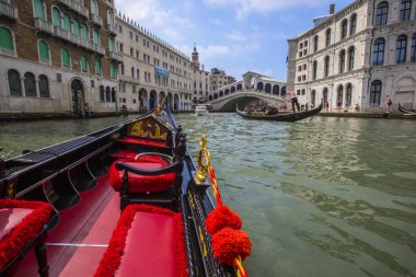Venedik 'teki Büyük Kanal' da Gondol Turu