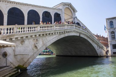 Venedik 'teki Rialto Köprüsü