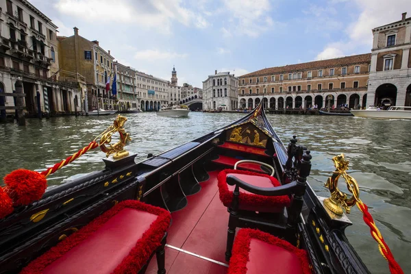 Balade en Gondole sur le Grand Canal de Venise — Photo