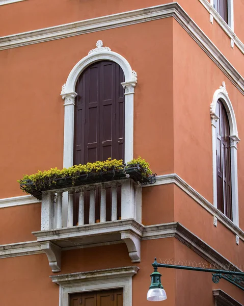 Venedik balkon — Stok fotoğraf