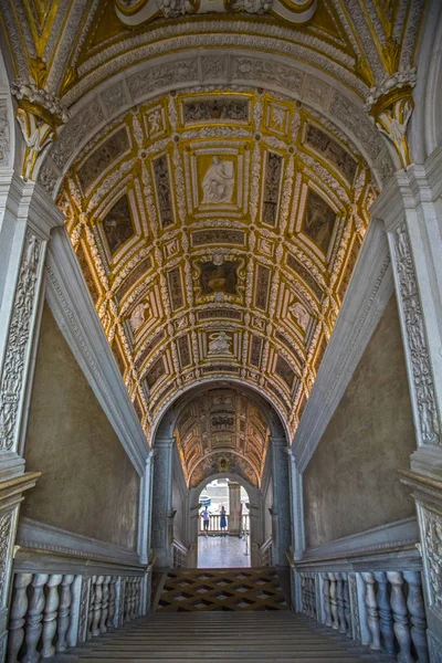 Escadaria dourada no Palácio Doges em Veneza — Fotografia de Stock