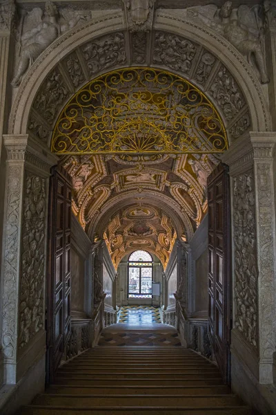 Gouden trap bij het Doges Palace in Venetië — Stockfoto