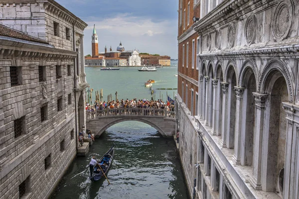 Vue depuis le pont des Soupirs à Venise — Photo