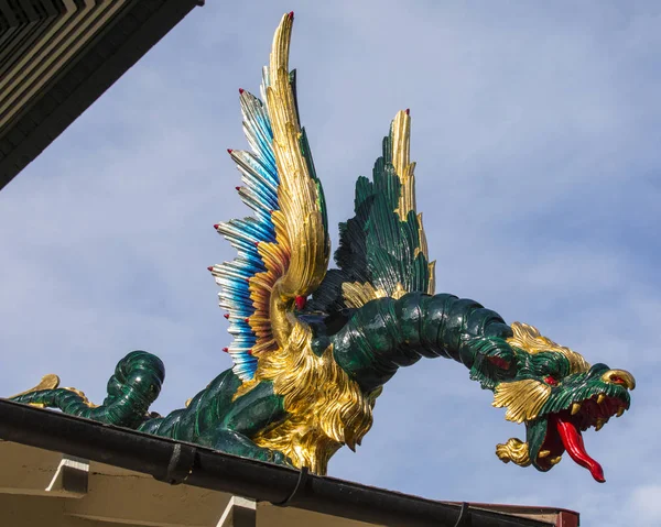 Escultura Dragón en la Gran Pagoda en Kew Gardens —  Fotos de Stock