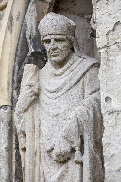 Dış Katedralin Dış Yüzeyinde Heykel — Stok fotoğraf