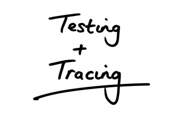 Beyaz bir arkaplanda el yazısı test ediliyor ve takip ediliyor.