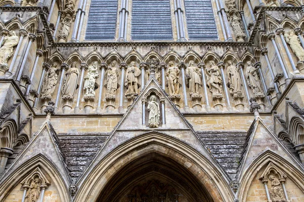 Exterior Ornamentado Histórica Catedral Salisbury Wiltshire Reino Unido — Fotografia de Stock