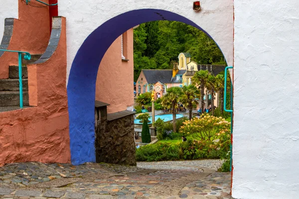 Portmeirion Gales Septiembre 2020 Colorido Arco Que Conduce Una Hermosa — Foto de Stock