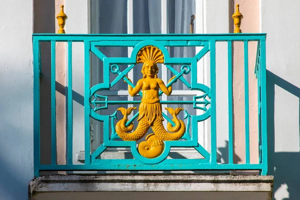 Portmeirion Wales September 2020 Många Metallskulpterade Paneler Sjöjungfru Som Kan — Stockfoto