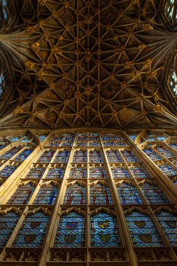 Gloucester, İngiltere - 1 Ekim 2020: Gloucester, İngiltere 'deki tarihi Gloucester Katedrali' nin manzarası.